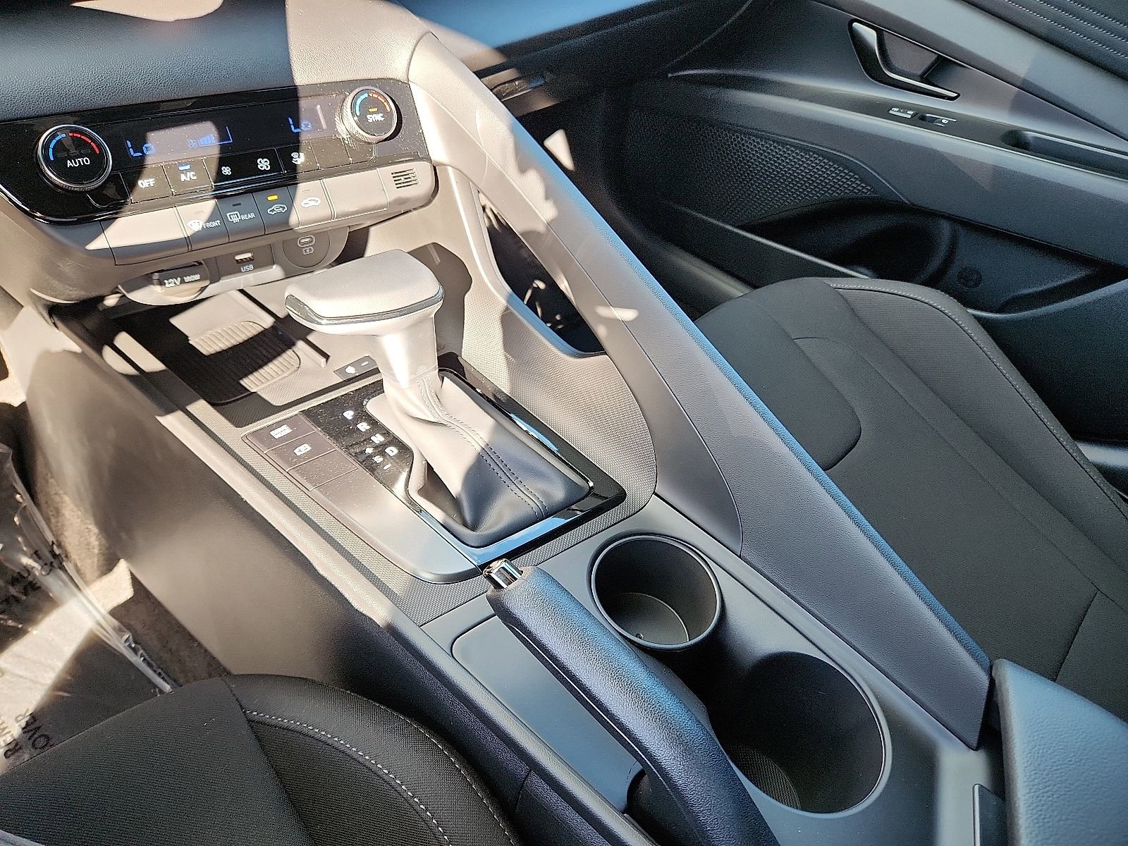 New 2025 Hyundai Elantra Sport image 18