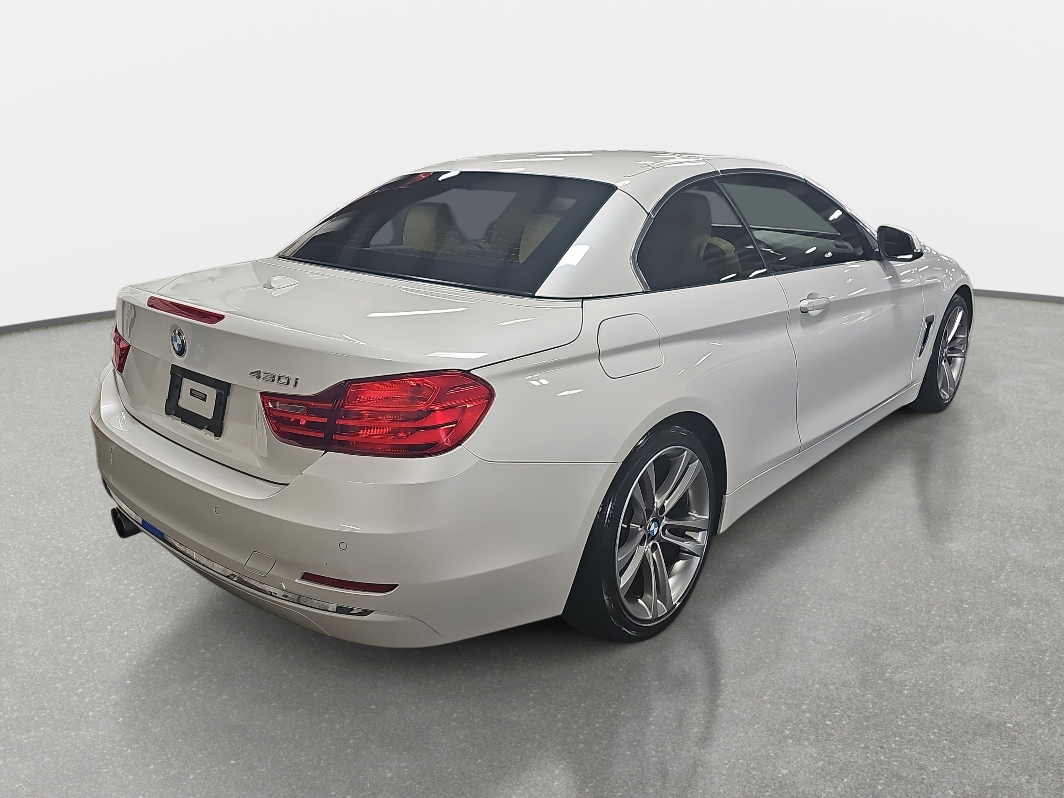 Used 2017 BMW 430i Convertible image 5