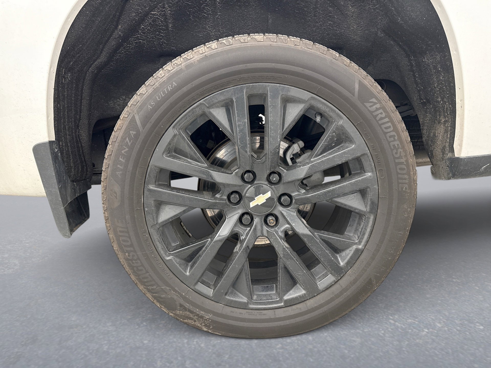 Used 2022 Chevrolet Silverado 1500 High Country w/ LPO, Dark Essentials Package AWD/4WD image 13