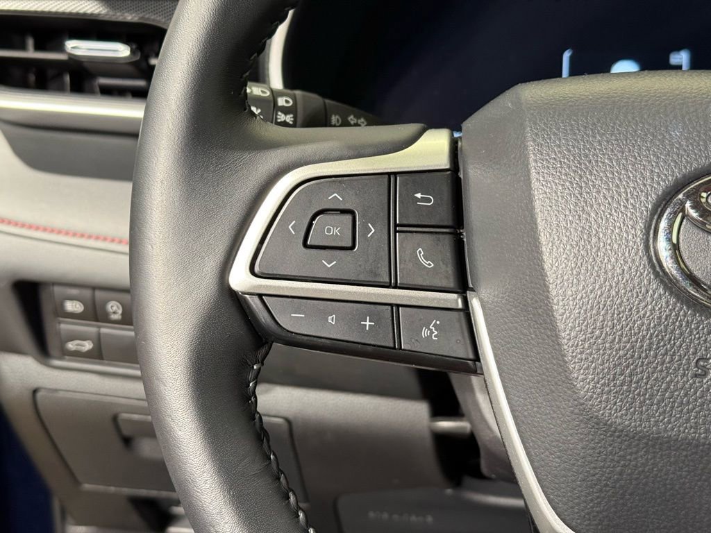 Certified 2025 Toyota Highlander XSE image 26