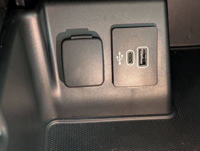 Used 2025 Ford Explorer Active image 24