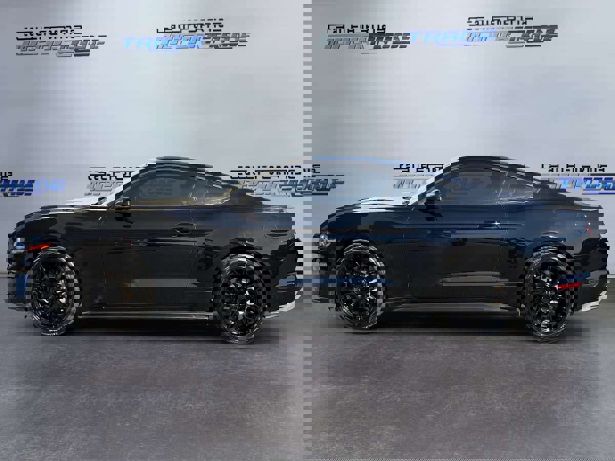 Used 2018 Ford Mustang Coupe RWD image 8