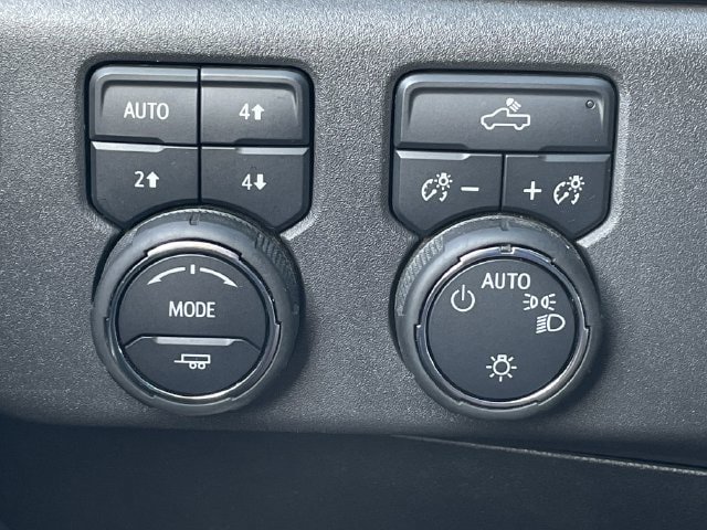 Used 2025 Chevrolet Silverado 1500 LT AWD/4WD image 22