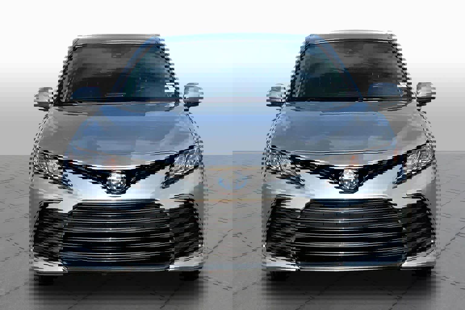 Used 2023 Toyota Camry LE FWD image 4