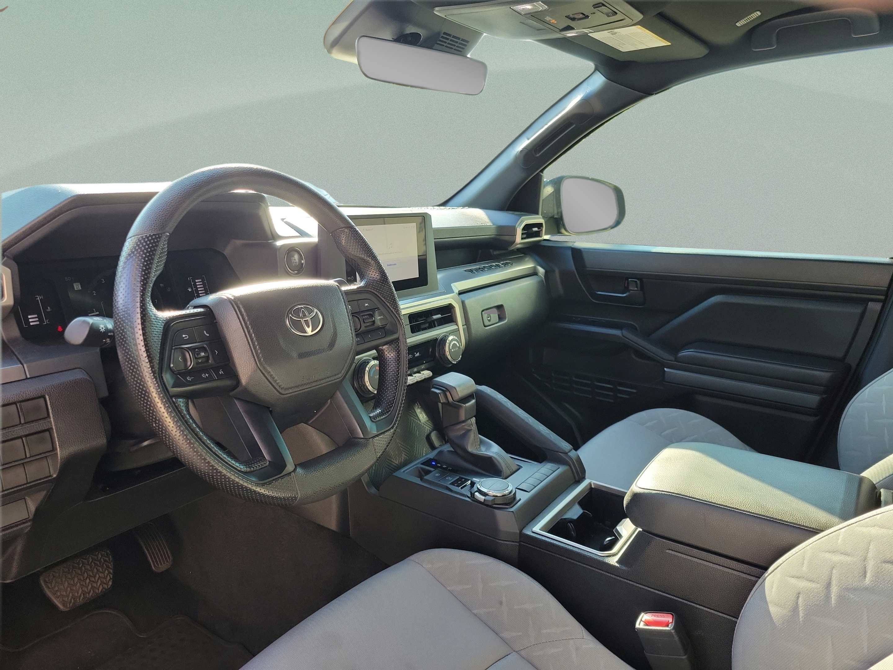 Certified 2025 Toyota Tacoma SR5 AWD/4WD image 9