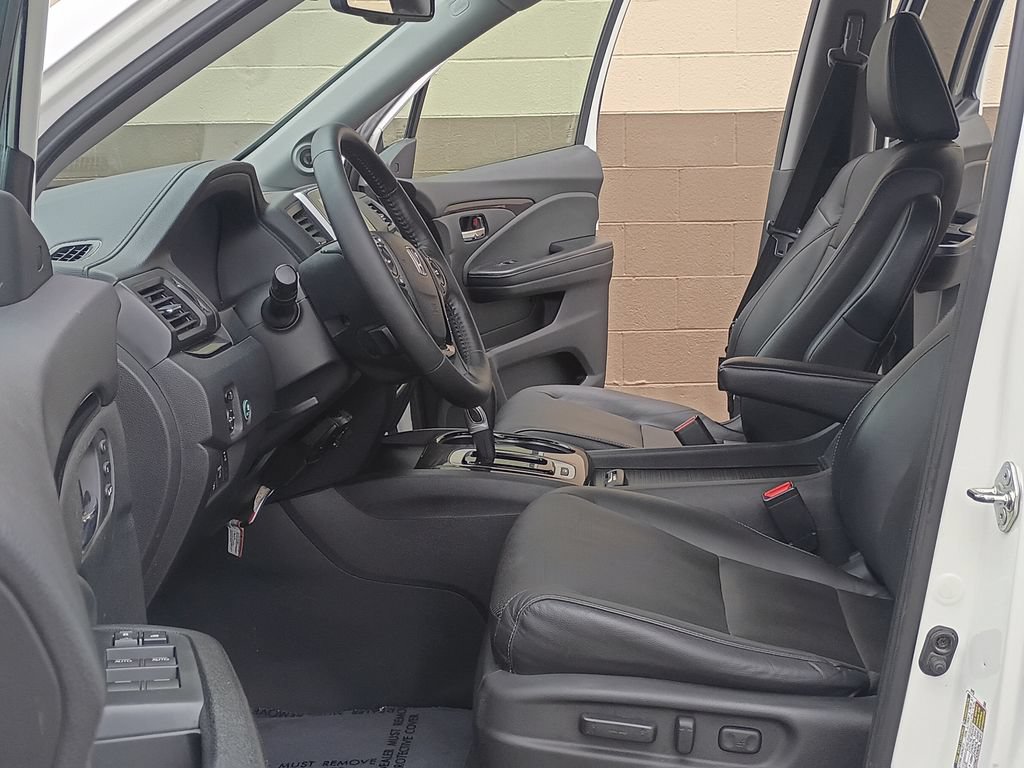 Used 2017 Honda Ridgeline RTL-E image 19