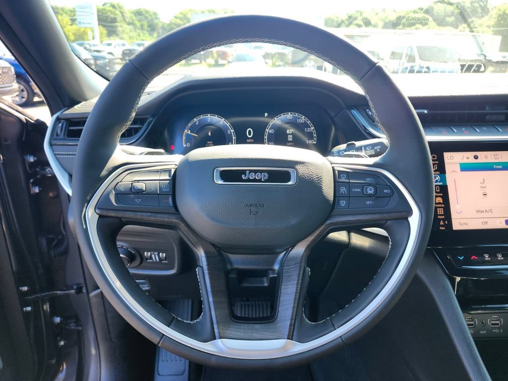 Used 2026 Jeep Grand Cherokee L Limited w/ Limited Altitude Package AWD/4WD image 31