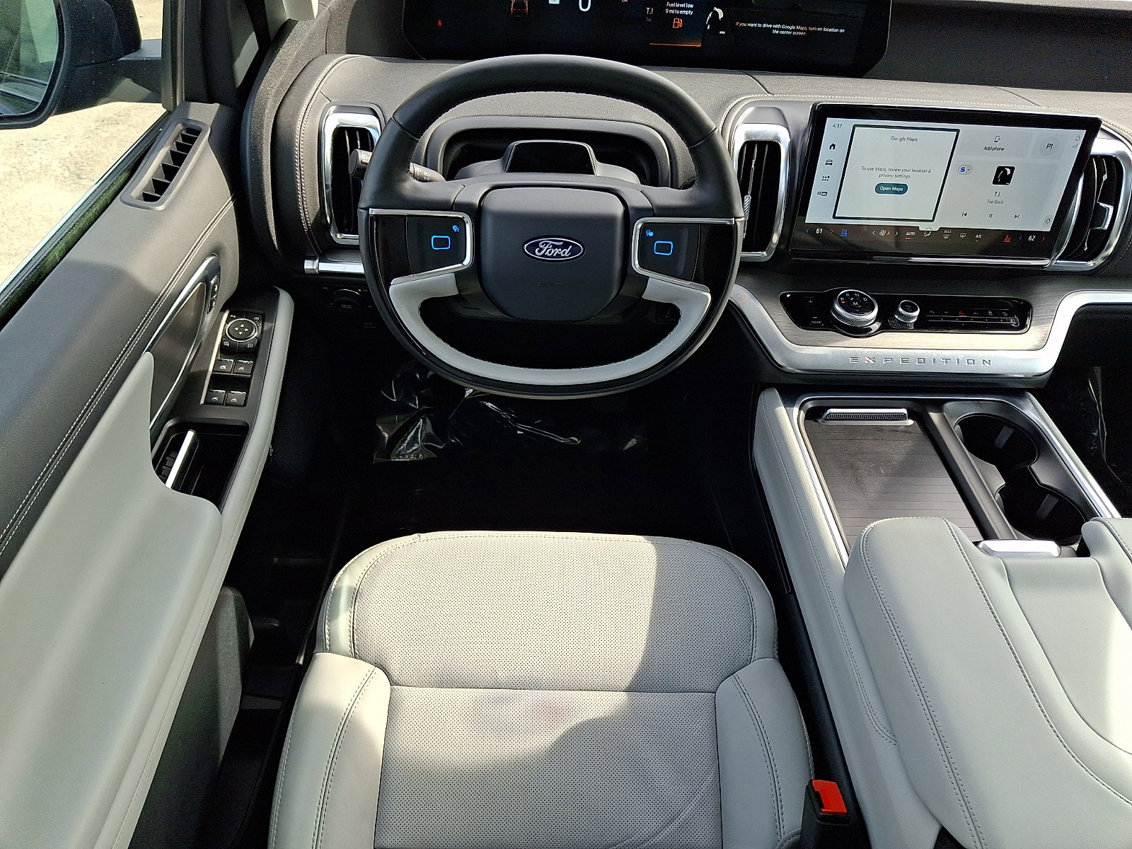 Used 2025 Ford Expedition Platinum w/ Driver's Package image 12