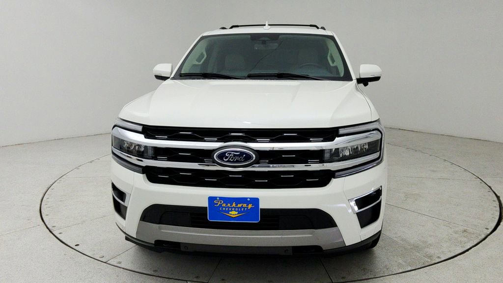 Used 2022 Ford Expedition Max Limited AWD/4WD image 2
