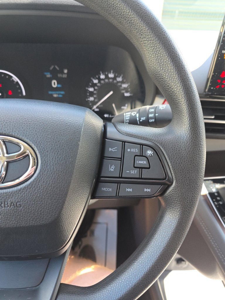 Certified 2024 Toyota Sienna LE AWD/4WD image 23