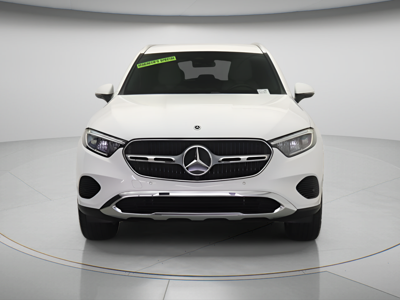 Used 2025 Mercedes-Benz GLC 350e 4MATIC image 6