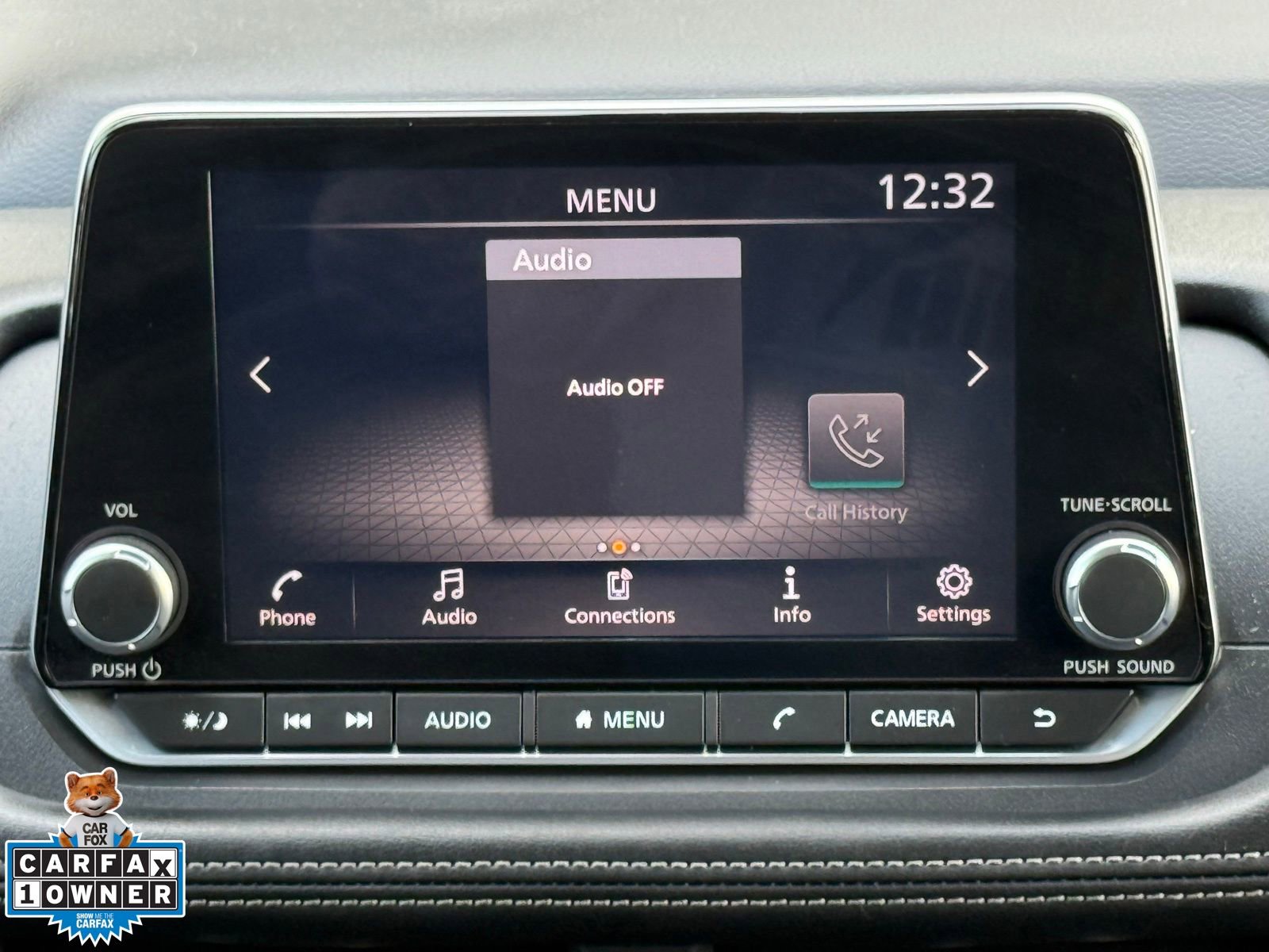 Used 2024 Nissan Rogue SV image 3