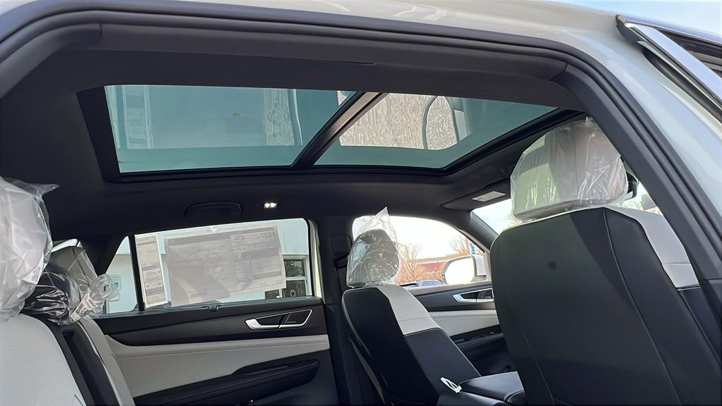 New 2026 Volkswagen Atlas Cross Sport SEL Premium R-Line image 13