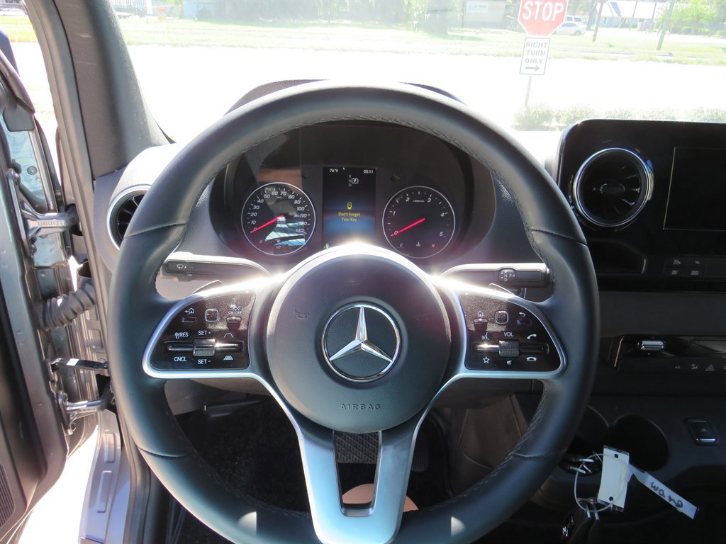 Used 2022 Mercedes-Benz Sprinter 4500 w/ Parking Package image 7