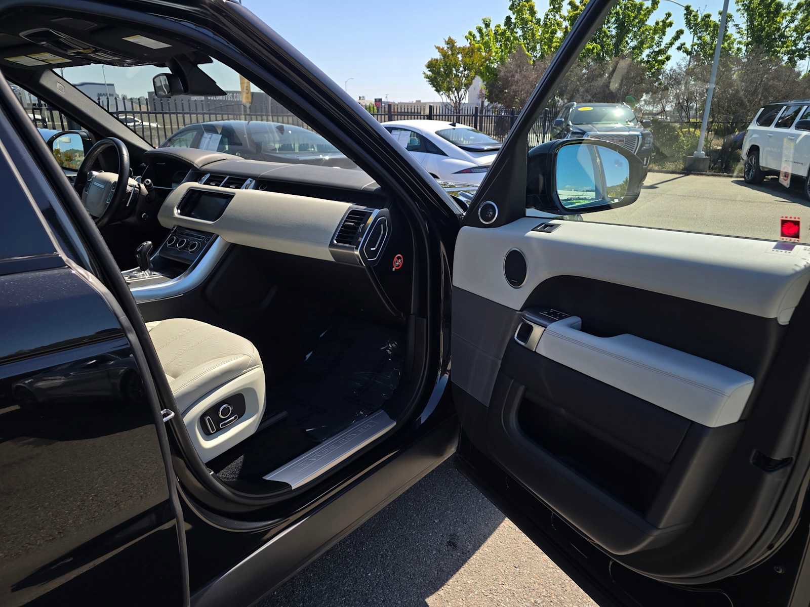 Used 2016 Land Rover Range Rover Sport Autobiography AWD/4WD image 12
