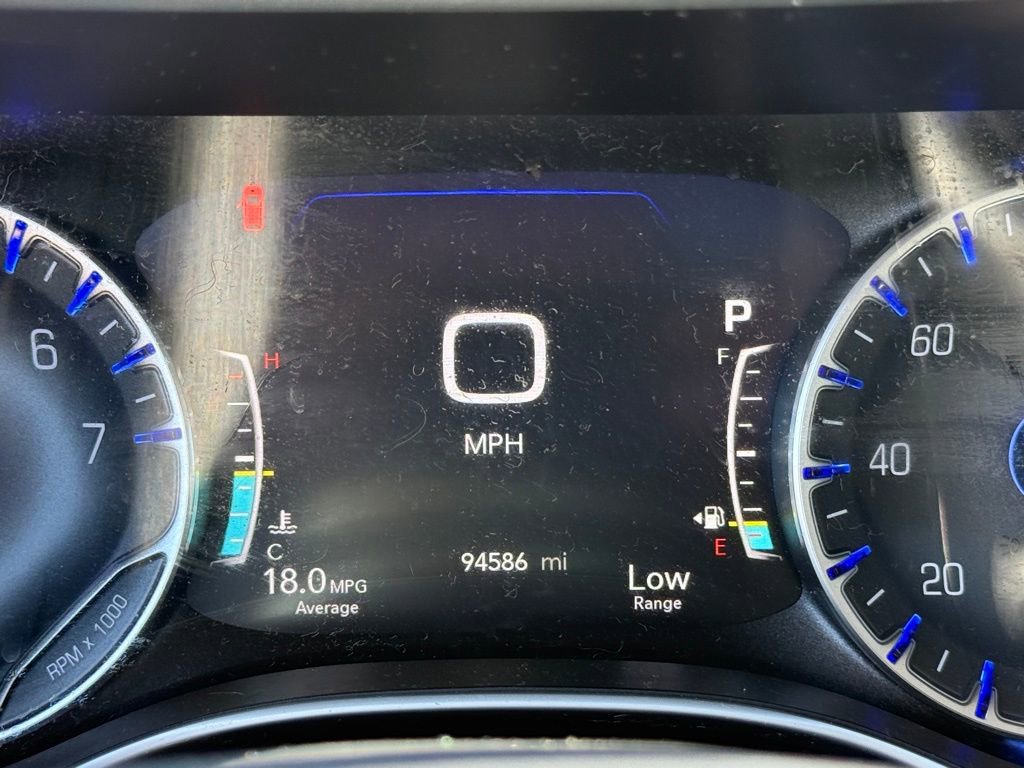 Used 2017 Chrysler Pacifica Limited image 16