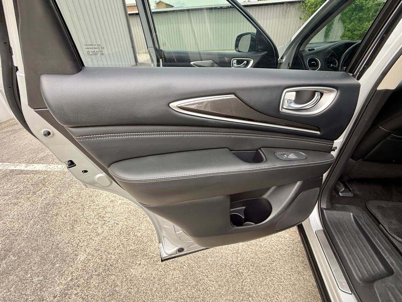 Used 2019 INFINITI QX60 Luxe w/ Essential Package AWD/4WD image 28