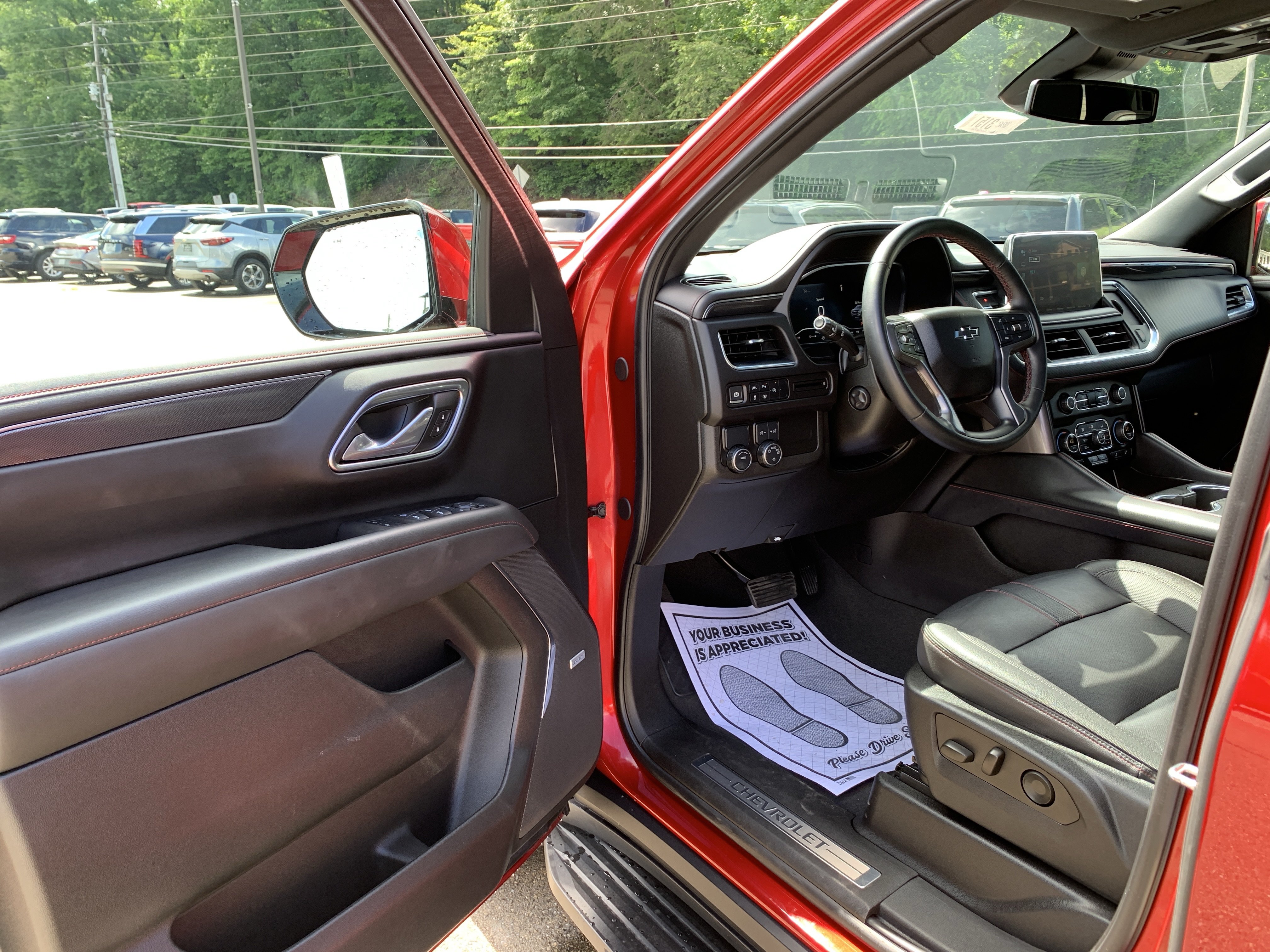 Used 2024 Chevrolet Suburban RST w/ Luxury Package RWD image 16