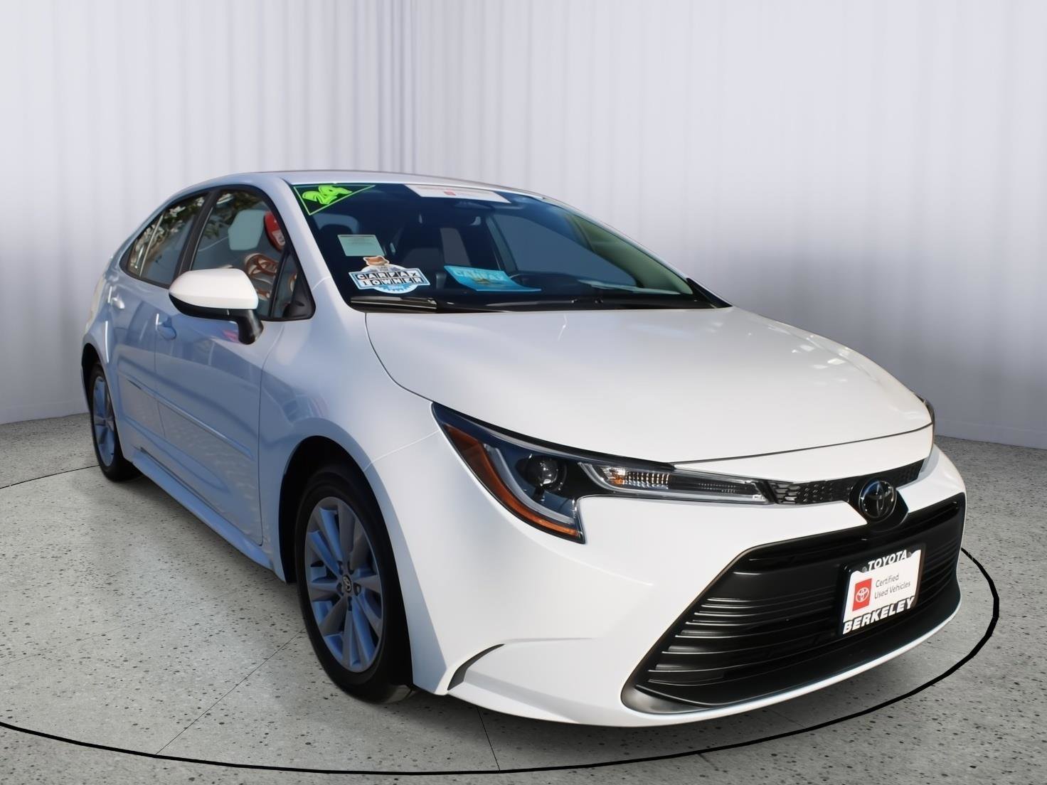 Certified 2024 Toyota Corolla LE image 1