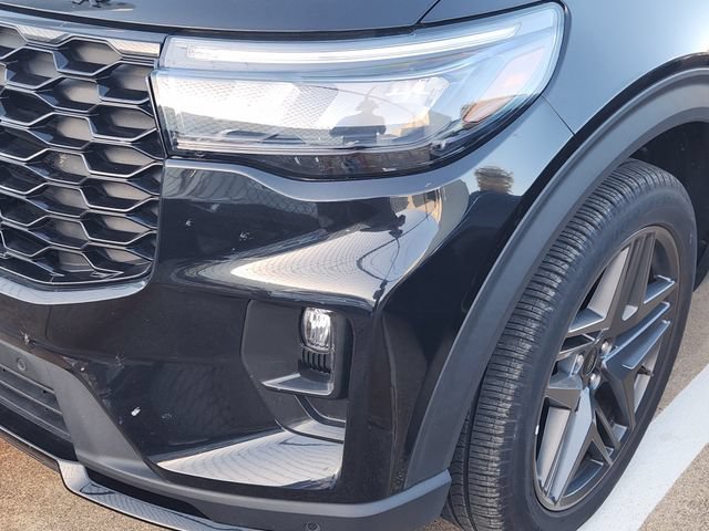 Used 2025 Ford Explorer ST-Line w/ ST-Line Street Pack AWD/4WD image 8