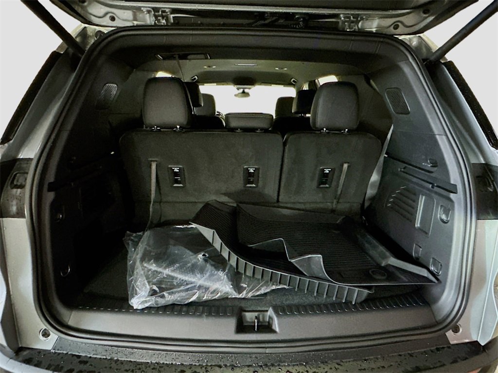 New 2025 Chevrolet Traverse LT w/ Enhanced Driving Package image 28