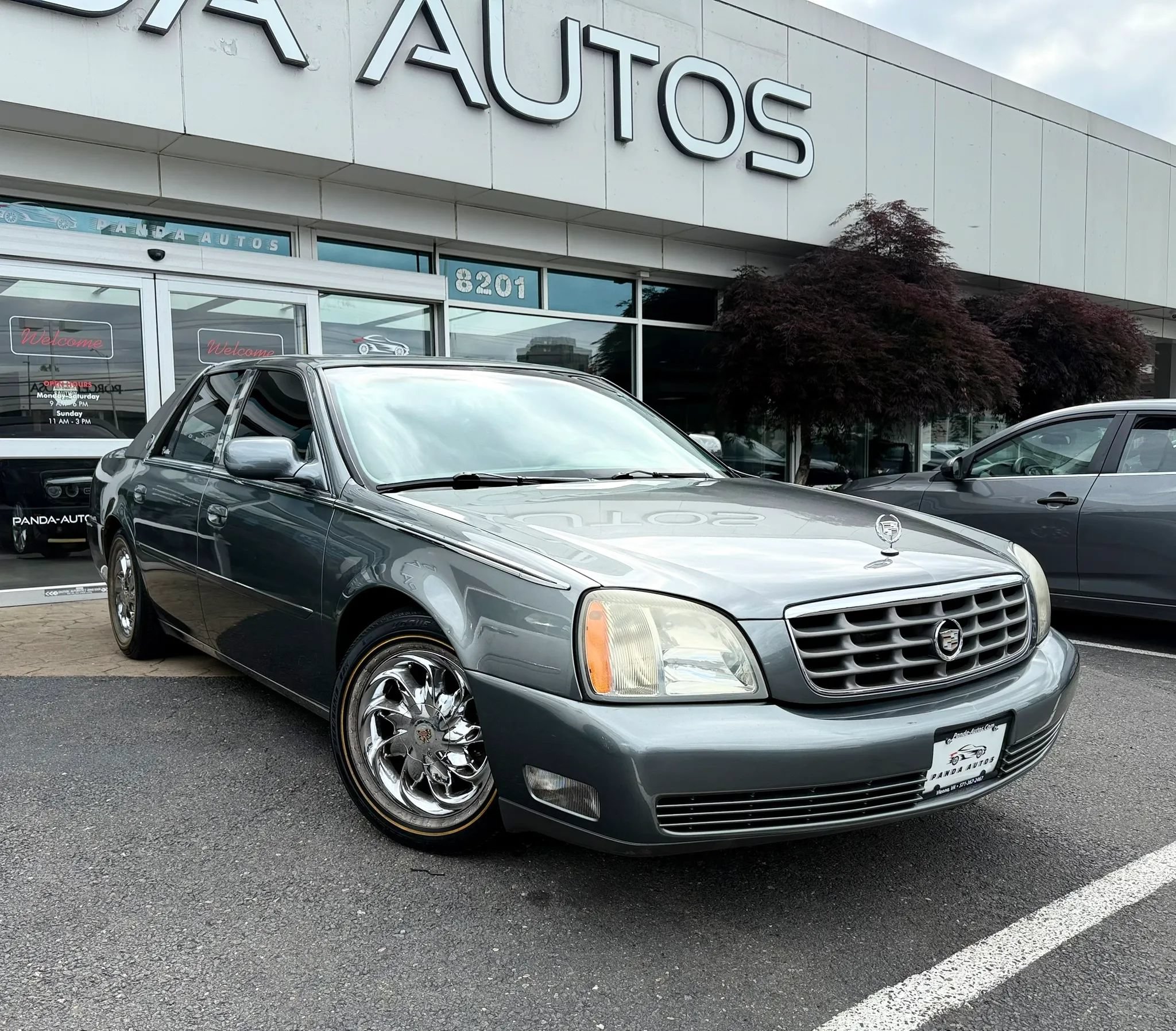 Used 2004 Cadillac De Ville w/ Equipment Group