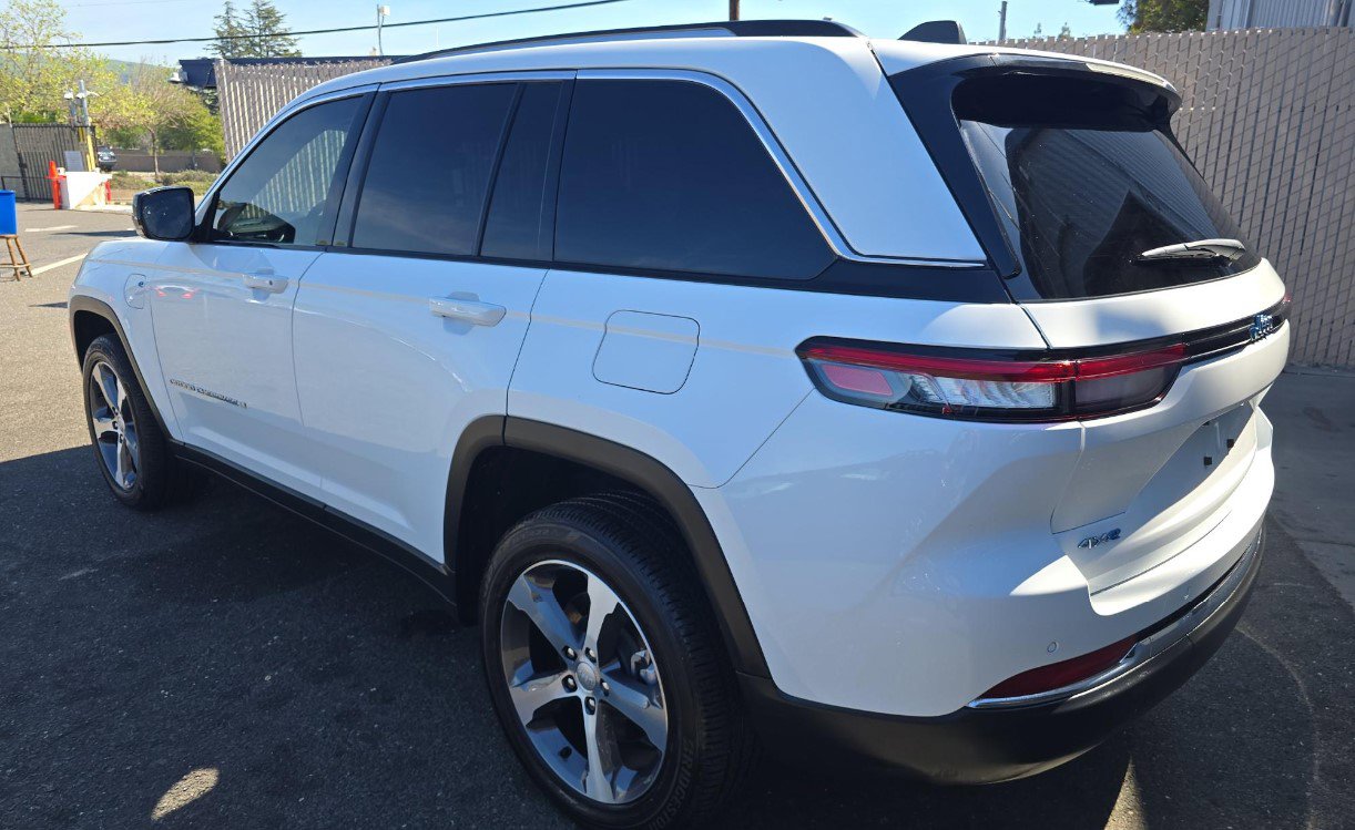 Used 2022 Jeep Grand Cherokee Limited 4xe image 6