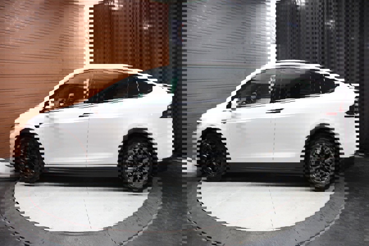 Used 2022 Tesla Model X Plaid image 49