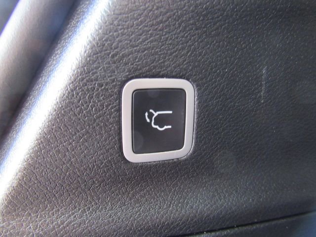 Used 2025 Chrysler Pacifica Select image 27