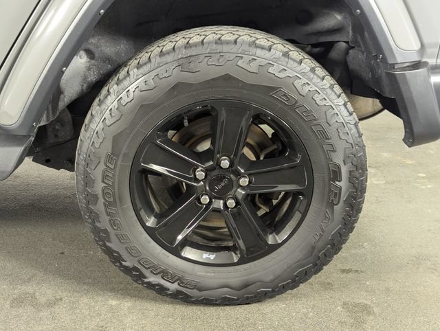 Used 2023 Jeep Wrangler Unlimited Sahara AWD/4WD image 11