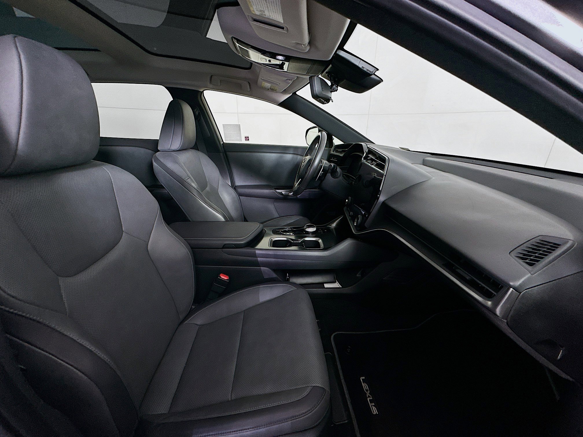 Used 2023 Lexus RZ 450e Premium w/ Technology Package image 31