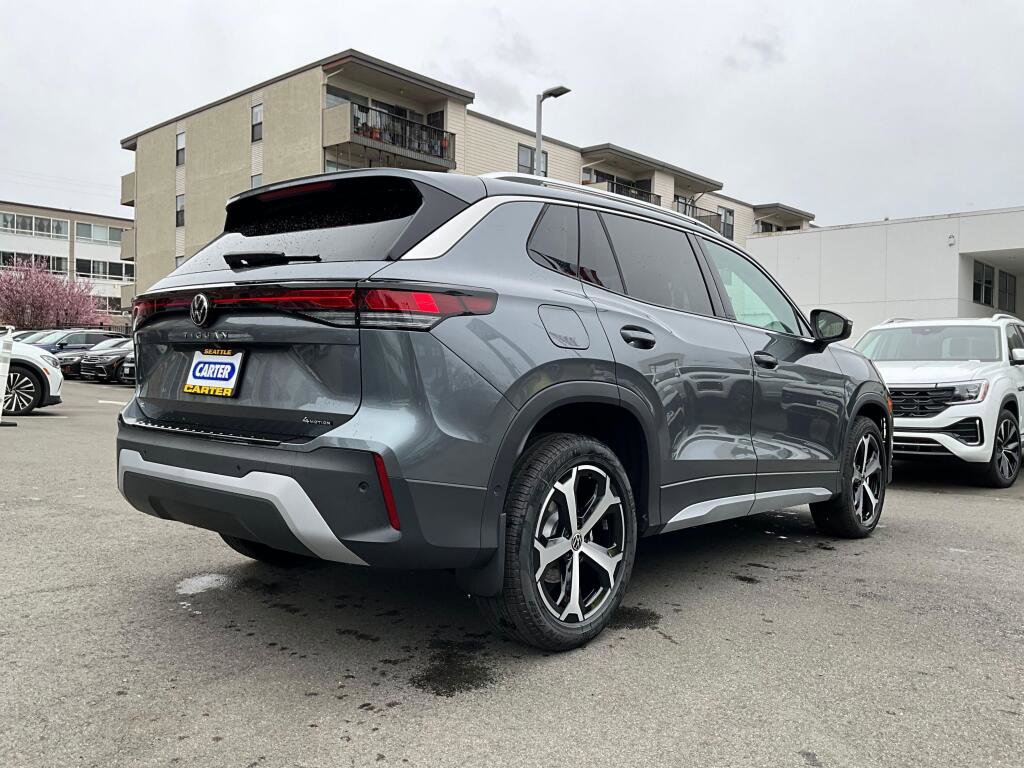 New 2026 Volkswagen Tiguan SE image 8