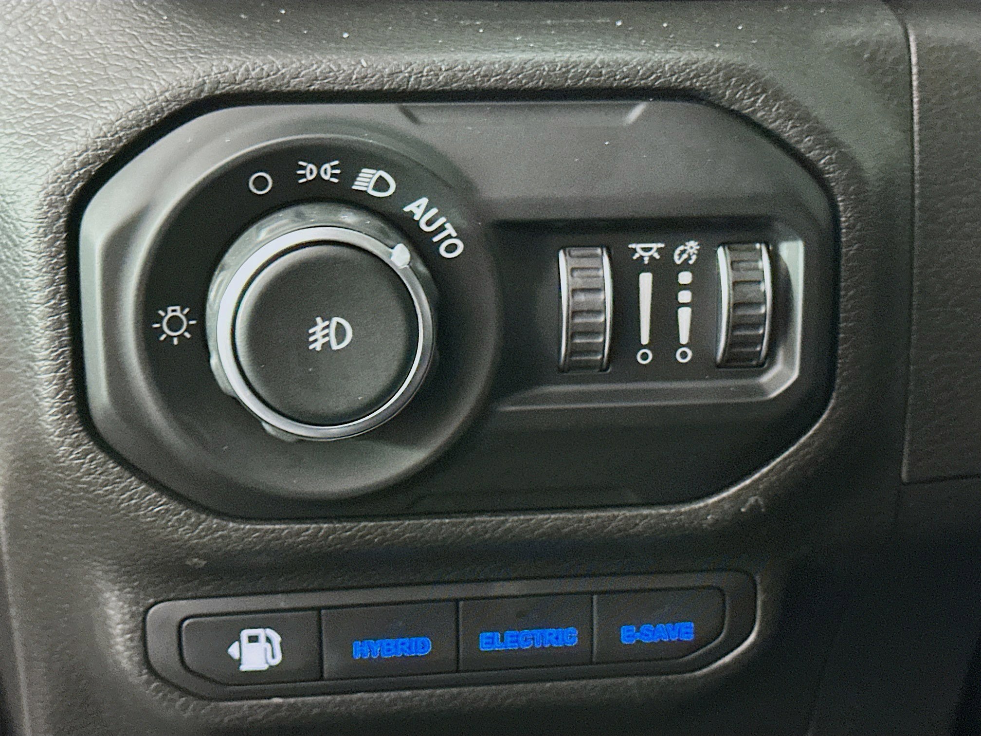 Used 2022 Jeep Wrangler Sahara image 16