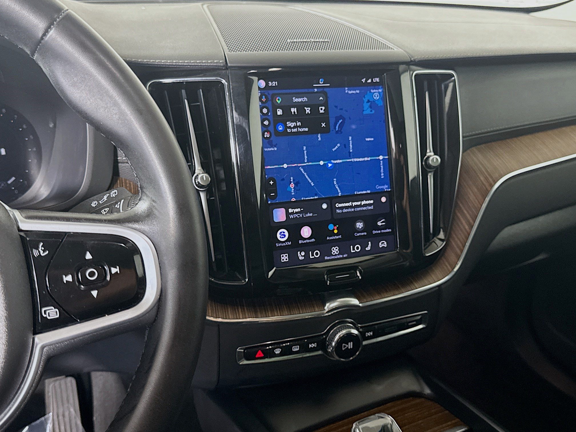 Used 2023 Volvo XC60 B5 Ultimate w/ Protection Package Premier FWD image 18