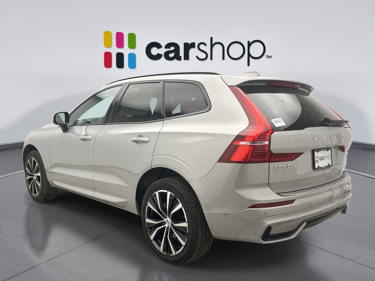 Used 2023 Volvo XC60 B5 Plus w/ Climate Package image 3