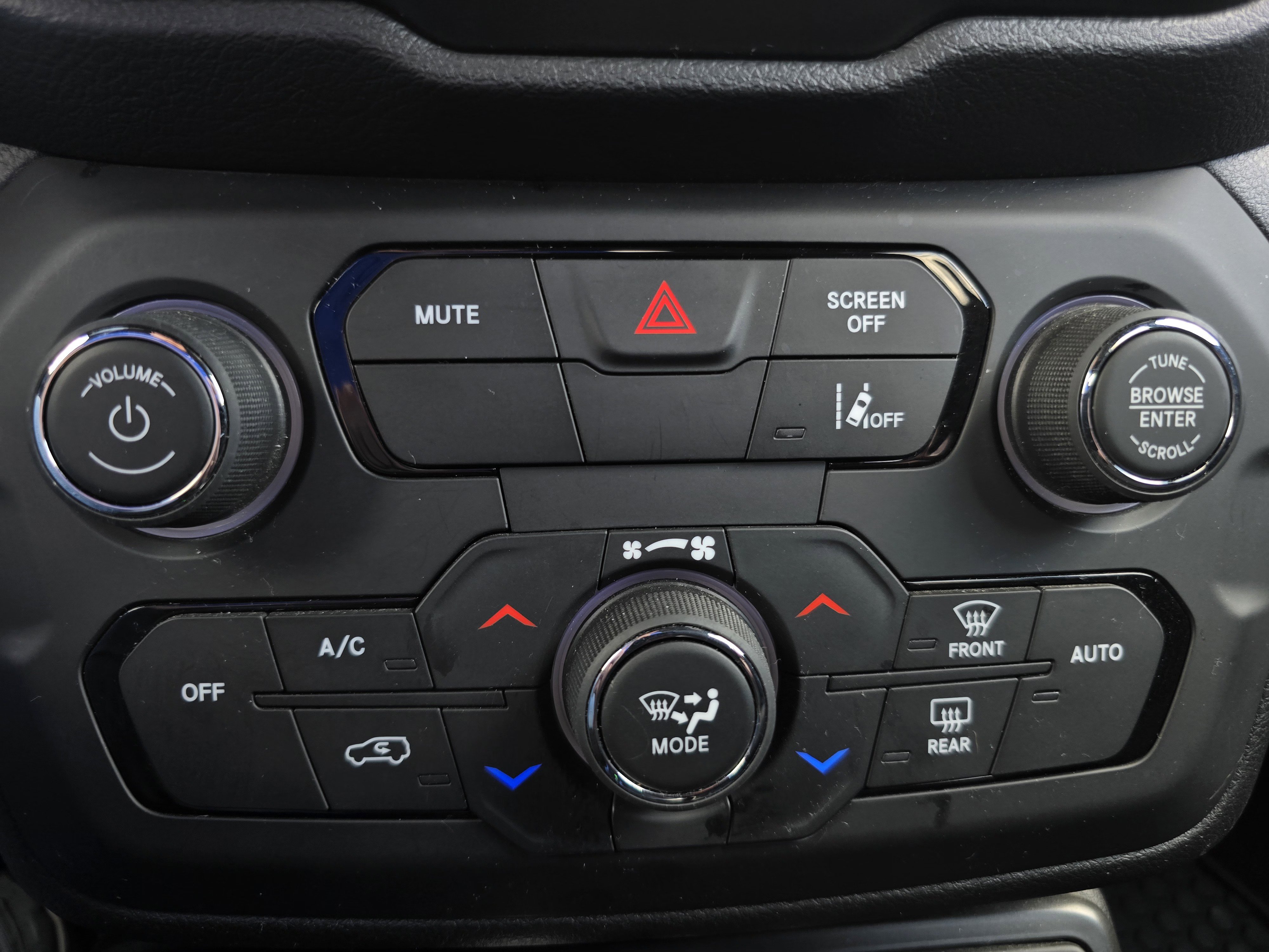 Used 2022 Jeep Renegade Altitude w/ Convenience Group AWD/4WD image 29