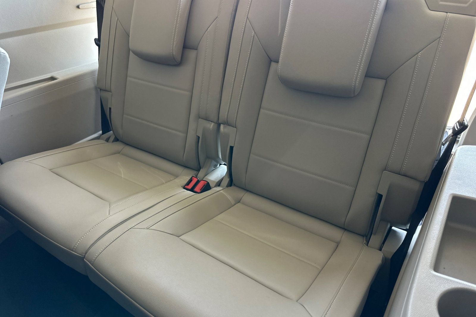 Used 2022 Volkswagen Atlas SE FWD image 16