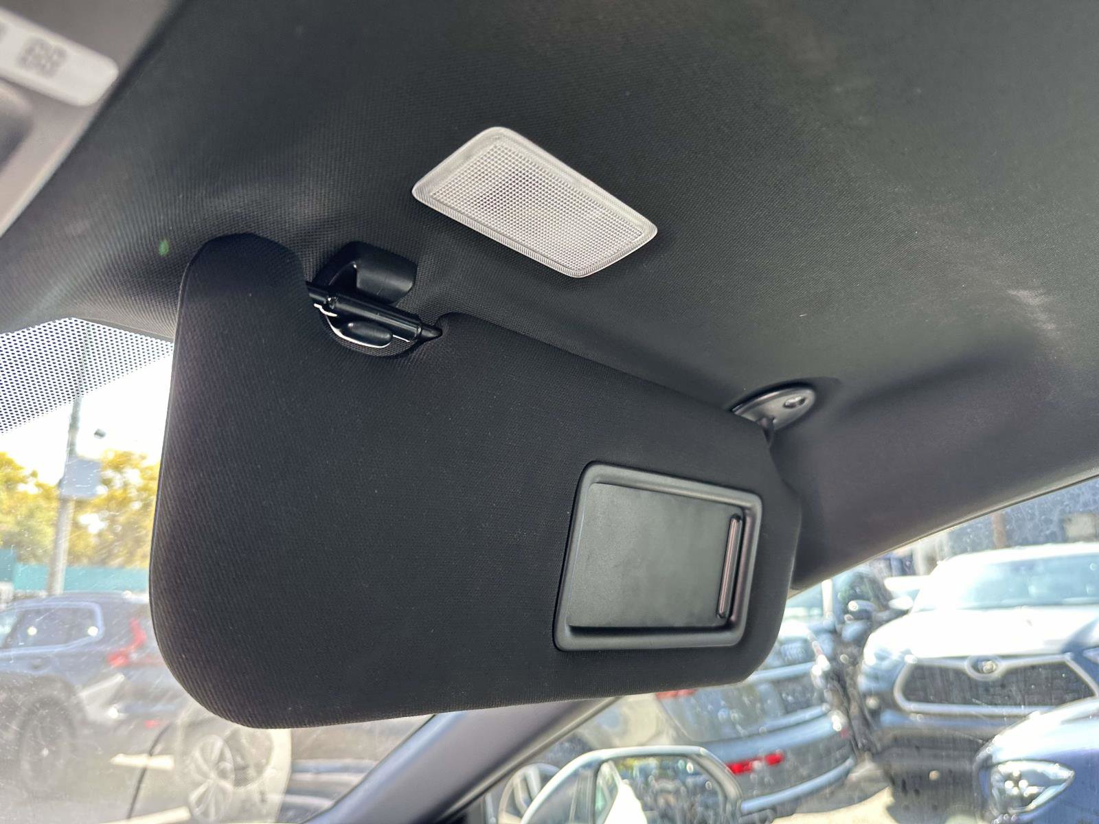 Used 2025 Toyota Camry SE image 29