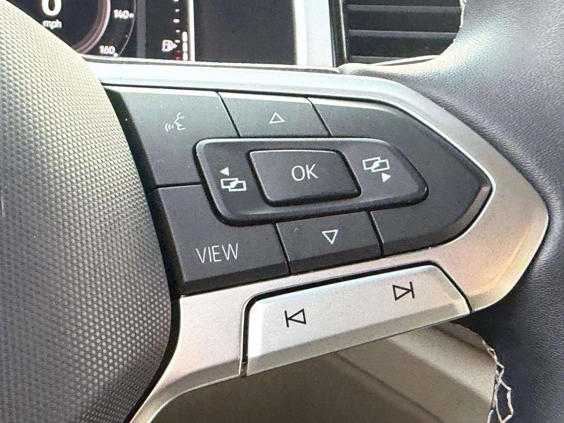 Used 2022 Volkswagen Atlas SE image 46