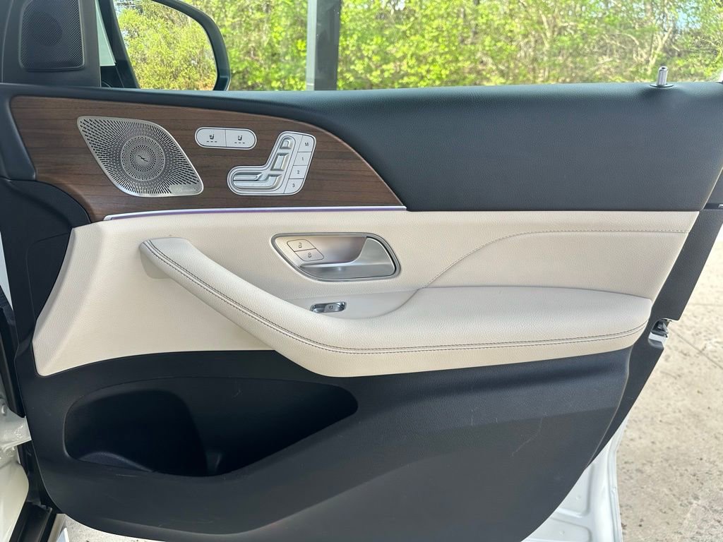 Used 2022 Mercedes-Benz GLS 450 4MATIC image 16