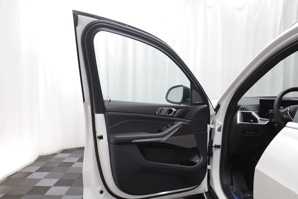 New 2026 BMW X5 xDrive50e w/ Executive Package AWD/4WD image 5