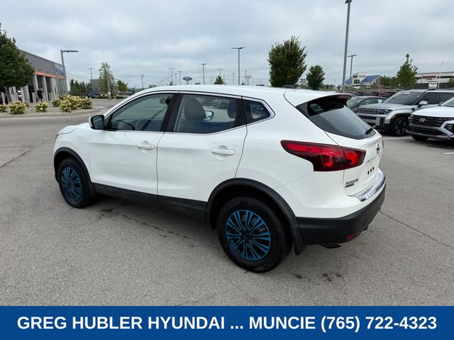 Used 2017 Nissan Rogue Sport S AWD/4WD image 4