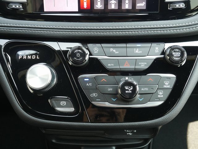 New 2026 Chrysler Pacifica Select image 24