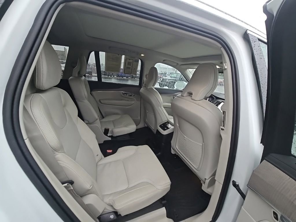 Used 2023 Volvo XC90 T8 Ultimate AWD/4WD image 29