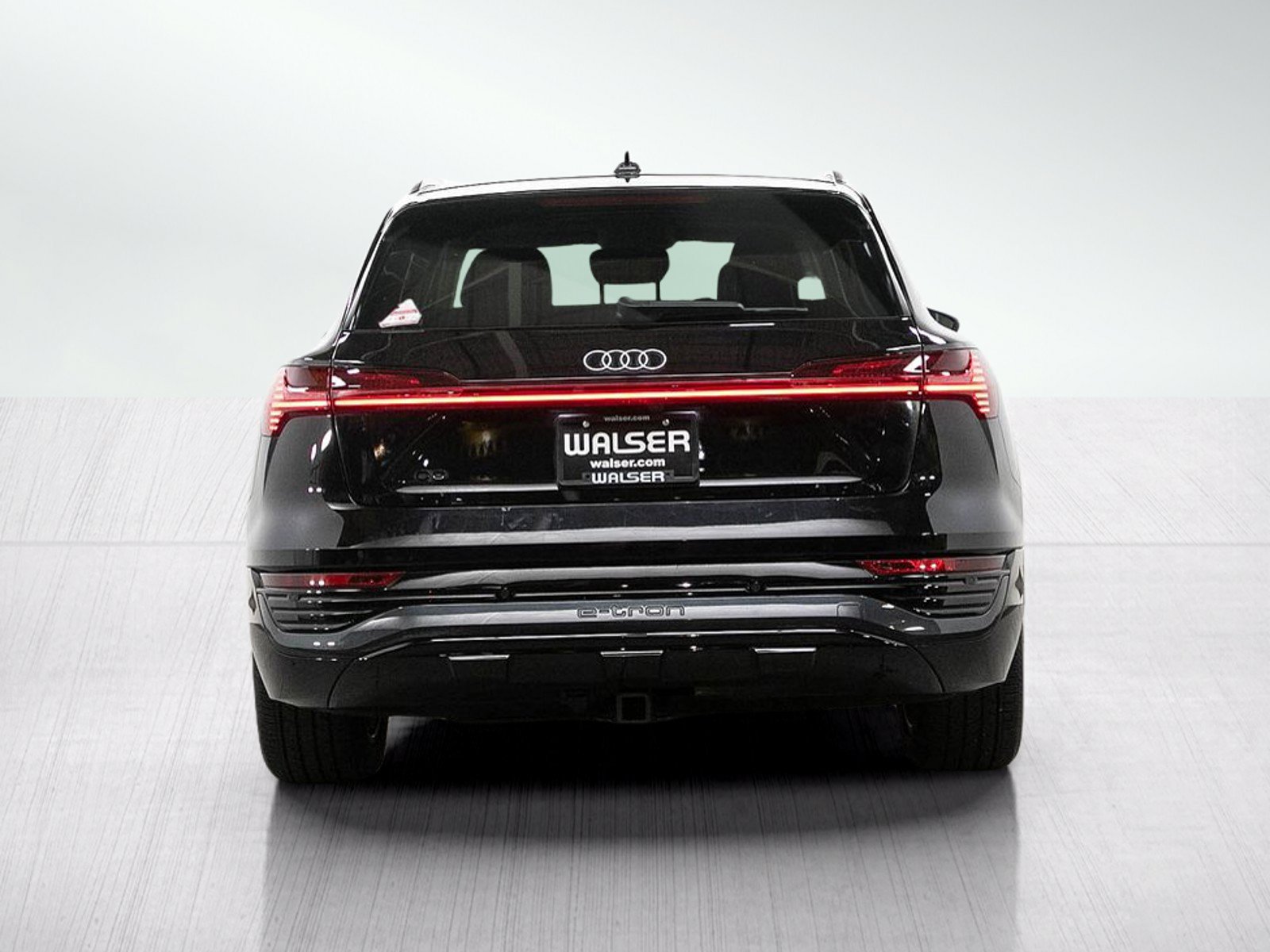 Used 2024 Audi Q8 e-tron Premium Plus w/ Premium Plus Package AWD/4WD image 4