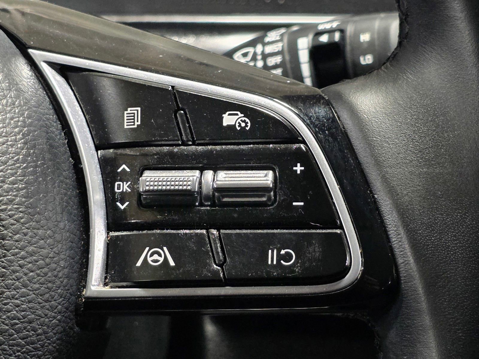 Used 2024 Kia Seltos EX image 31