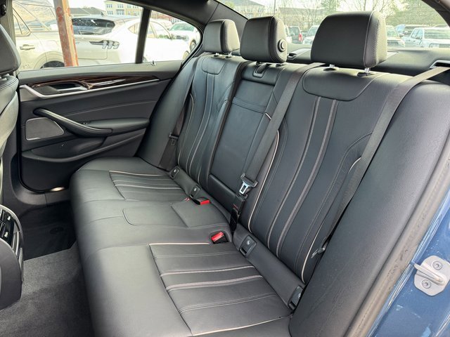 Used 2023 BMW 530i xDrive w/ Premium Package image 15