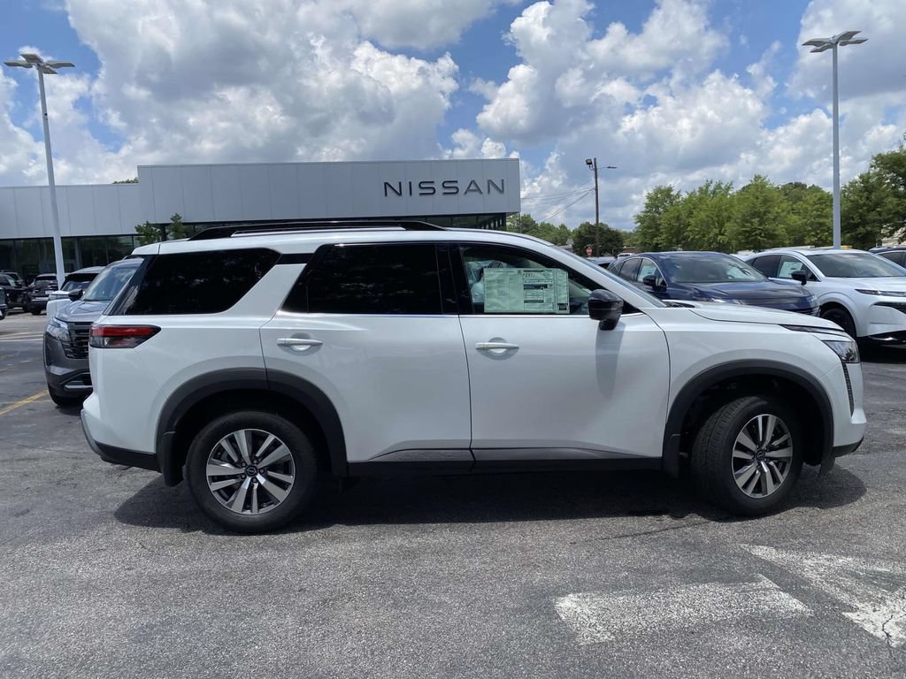 New 2026 Nissan Pathfinder SL FWD image 2
