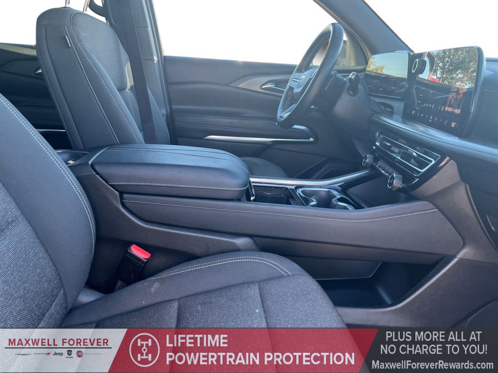 Used 2024 Chevrolet Traverse LT image 24