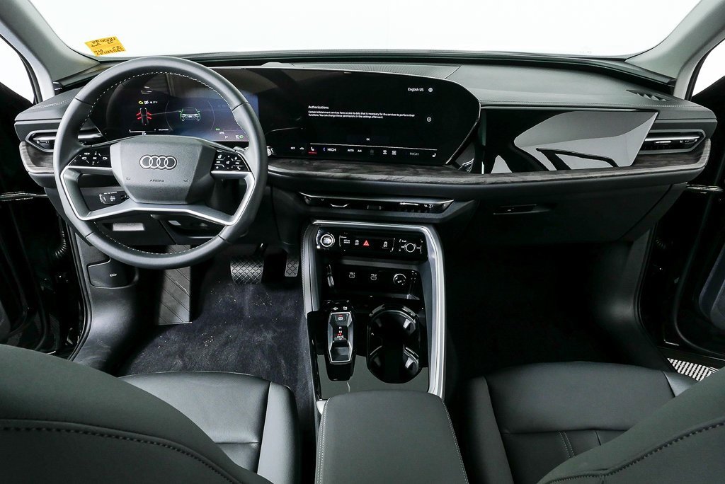 Certified 2025 Audi Q5 Premium w/ Convenience Package image 18